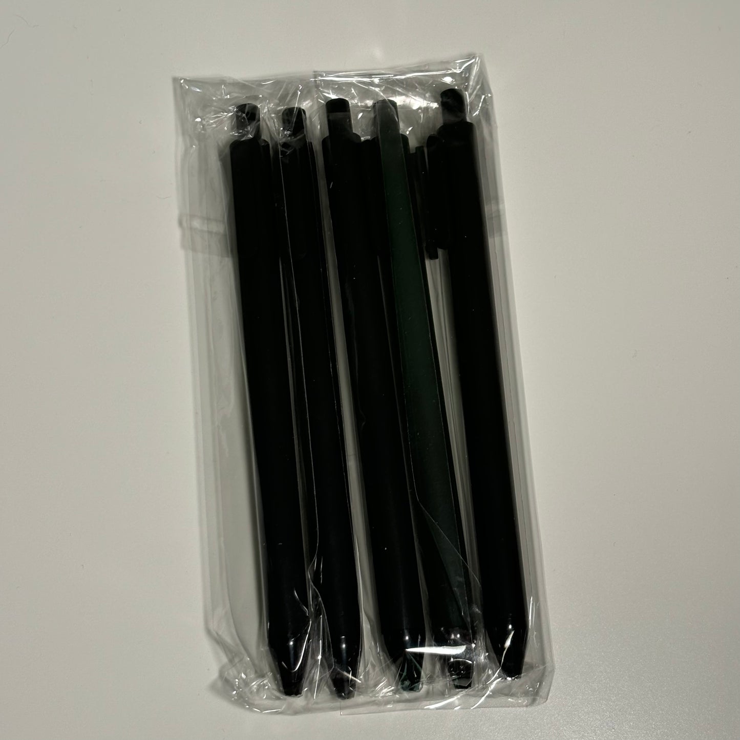 .Plastic Gel Pens - Read Description